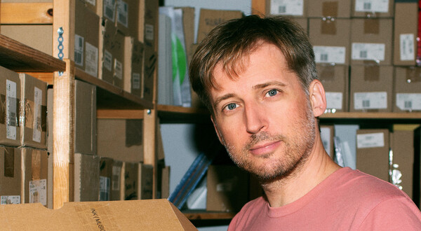 Hannes Löw, Vortragender bei der Lesung Unnützes Musikwissen in der kubi an der FH Kufstein Tirol